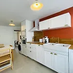 La Touzetterie Avec Spa-cour Privee