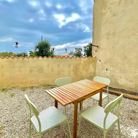 La Touzetterie Avec Spa-cour Privée Сasa de vacaciones