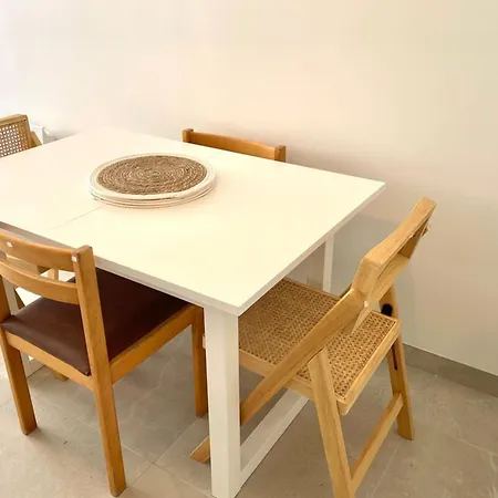 Сasa de vacaciones La Touzetterie Avec Spa-cour Privée